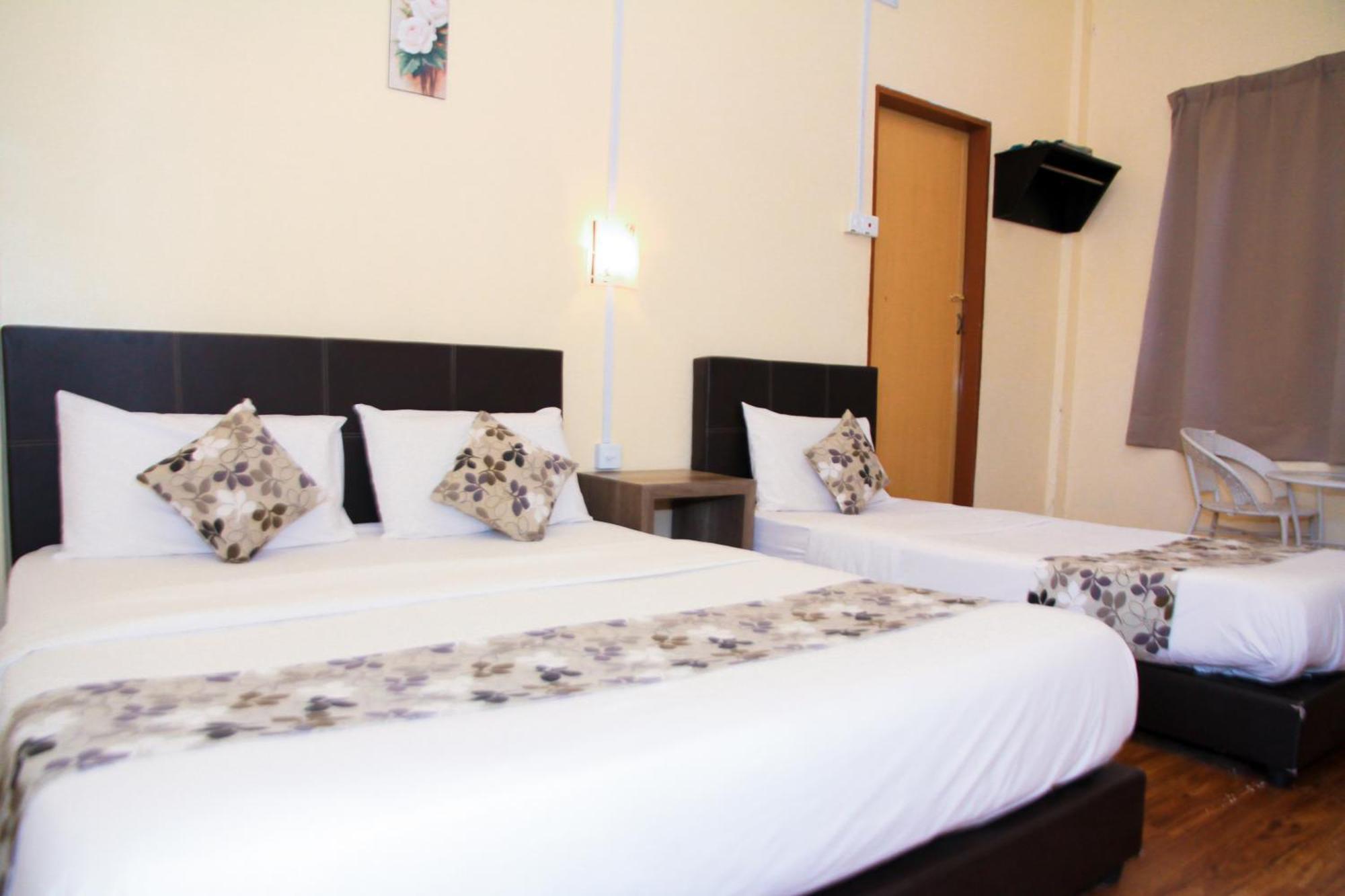 Myra Hotel Mersing Bagian luar foto