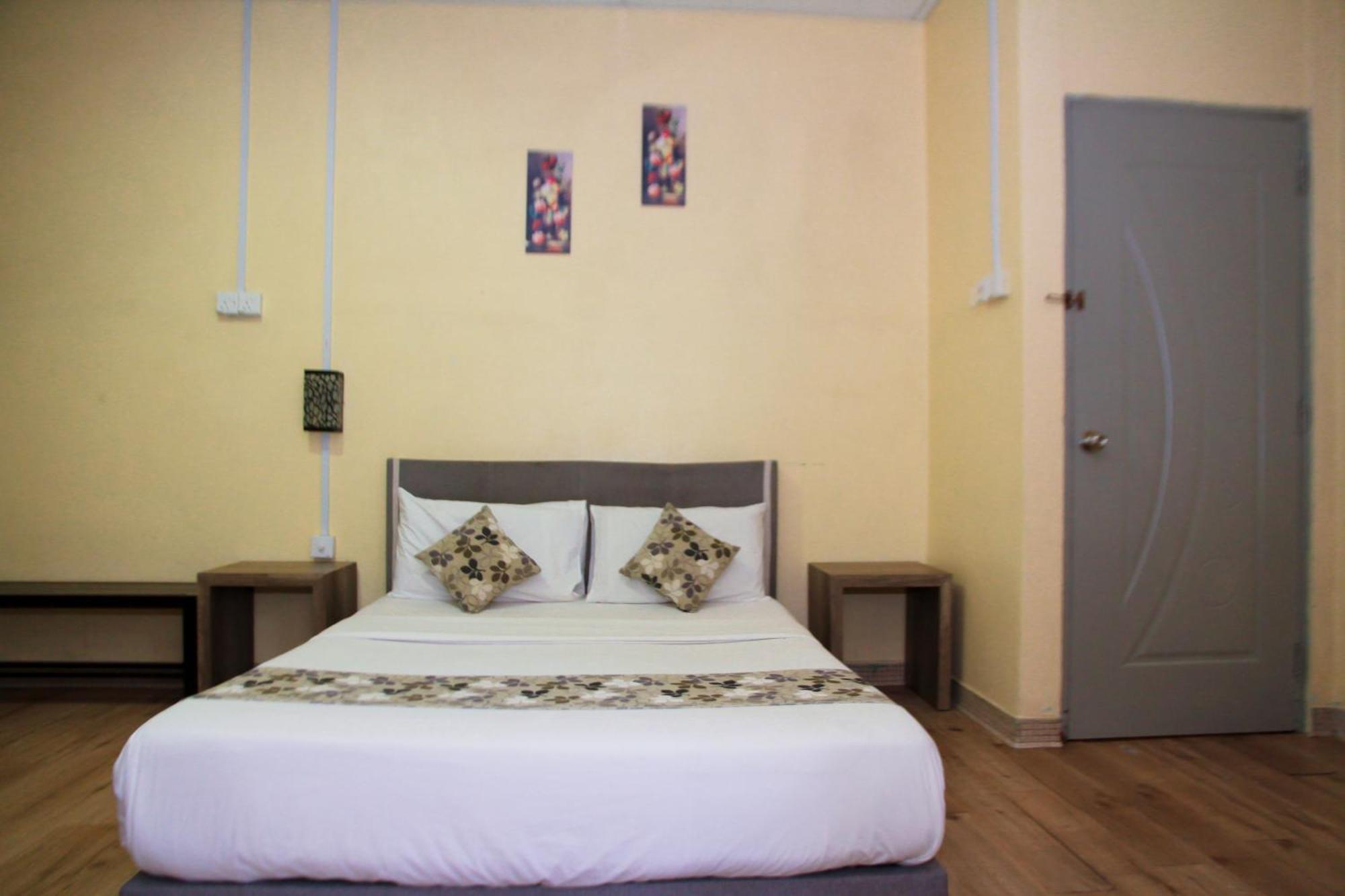 Myra Hotel Mersing Bagian luar foto