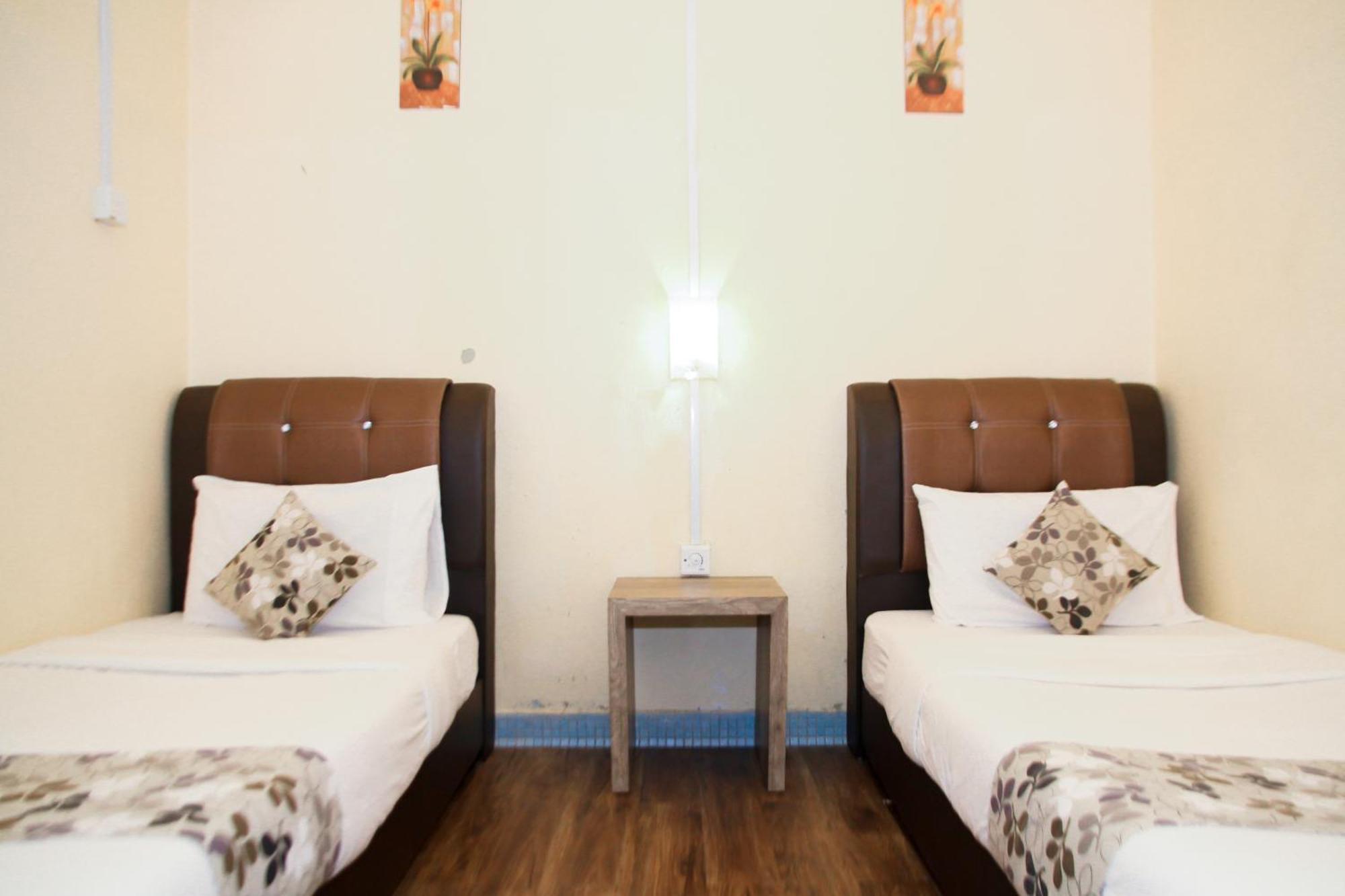 Myra Hotel Mersing Bagian luar foto
