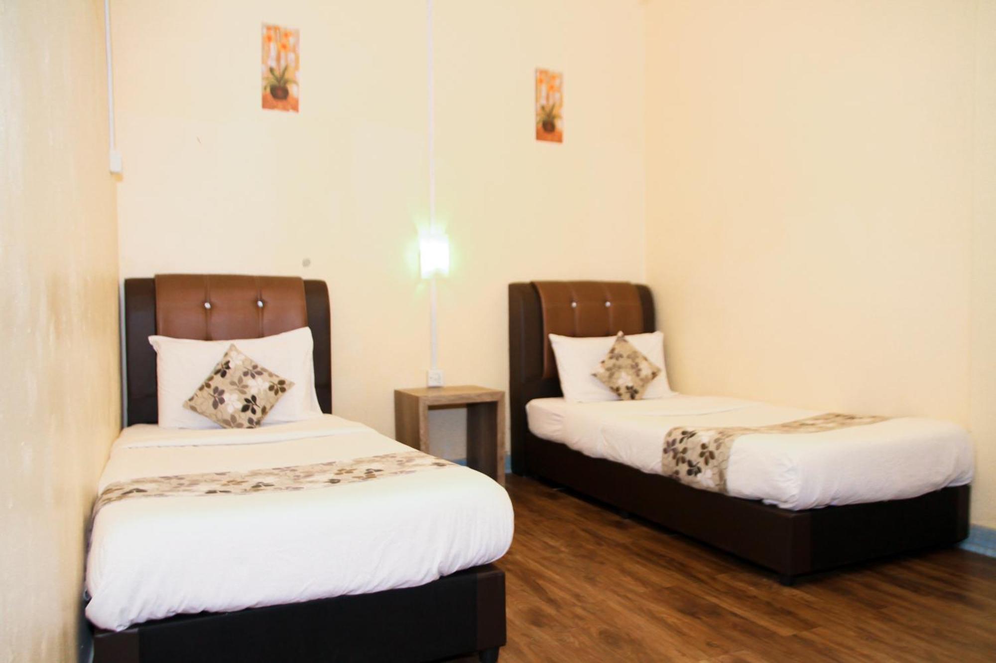 Myra Hotel Mersing Bagian luar foto