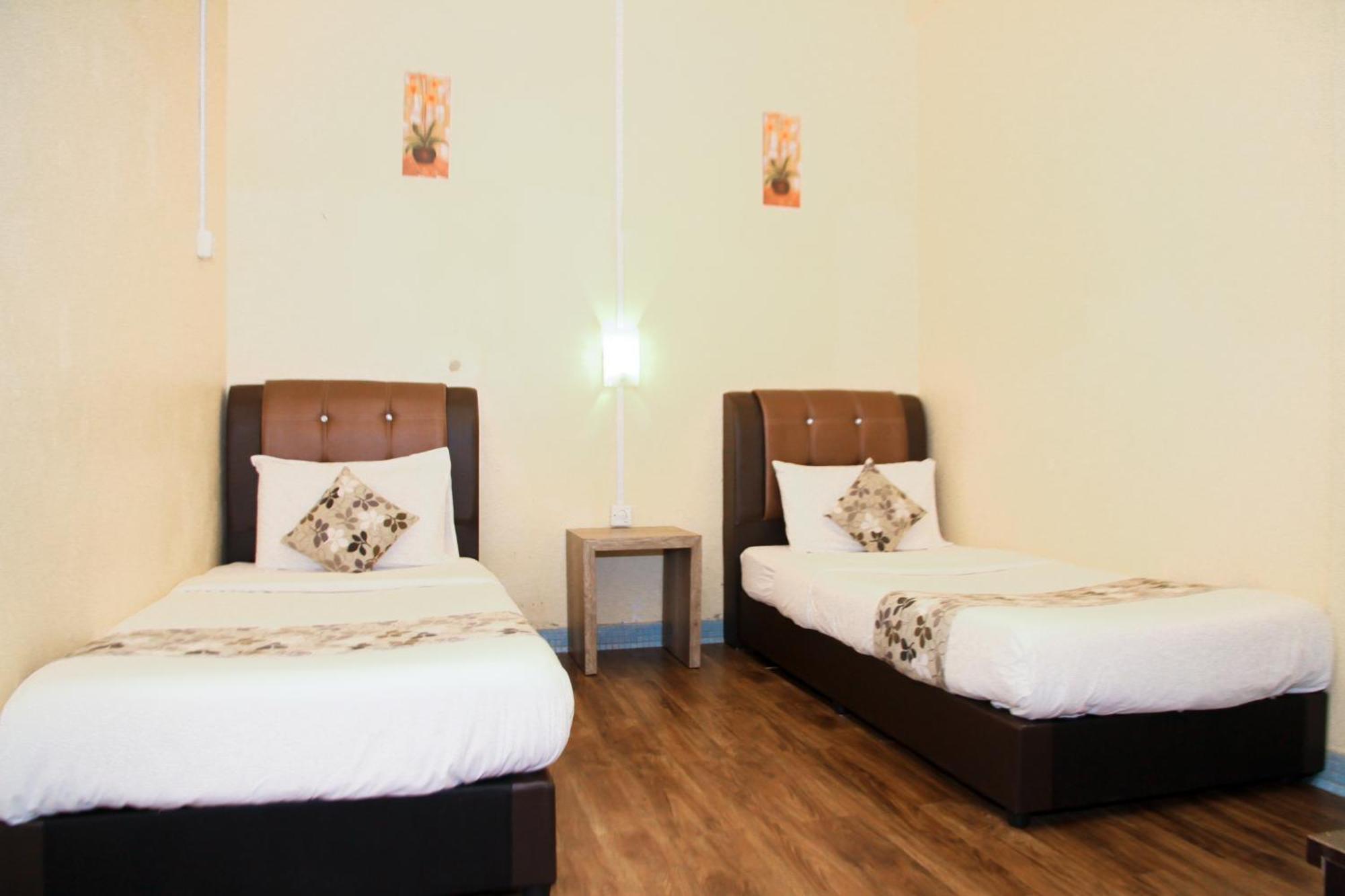 Myra Hotel Mersing Bagian luar foto