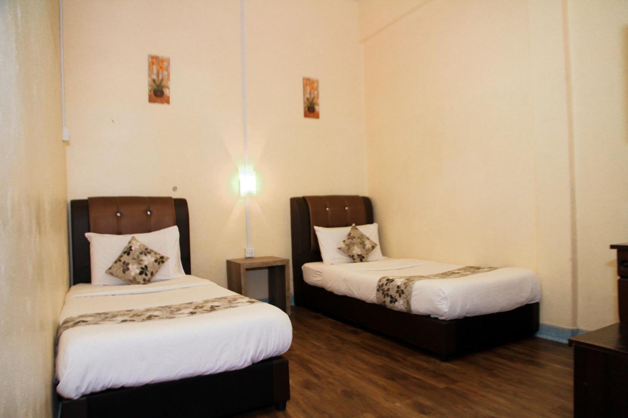 Myra Hotel Mersing Bagian luar foto